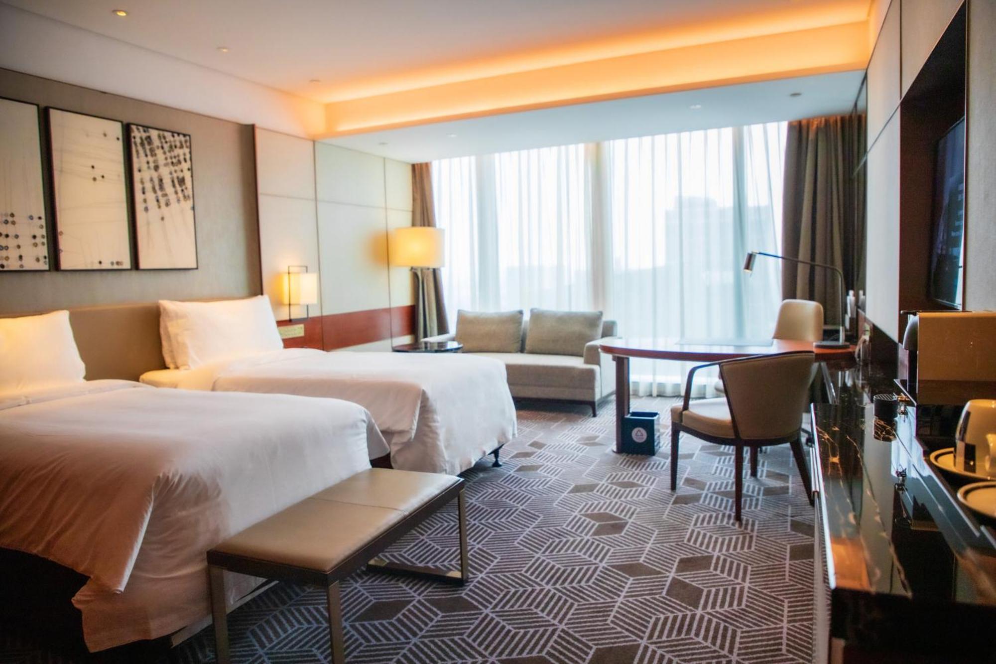 Intercontinental Guangzhou Exhibition Center By Ihg - Free Shuttle Between Hotel And Exhibition Center During Canton Fair & Exhibitor Registration Counter מראה חיצוני תמונה